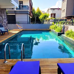 Villa Oldskool Close To Lara Antalya